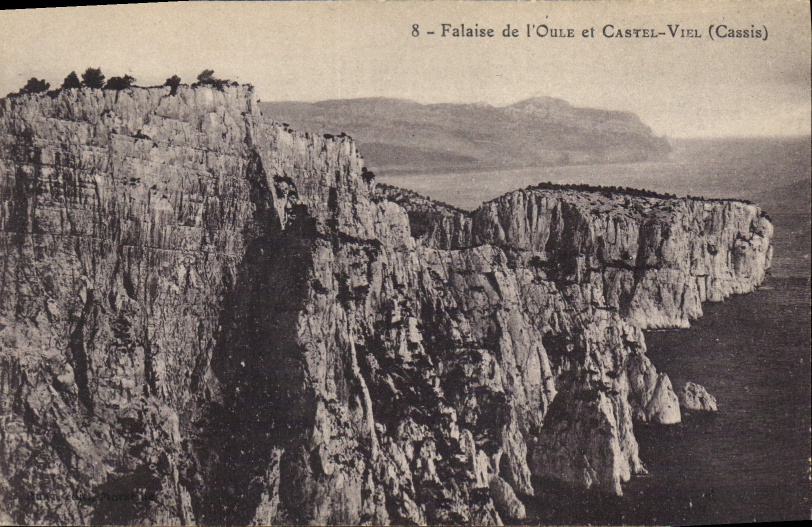 Falaise de l'Oule et Castel-Viel (Cassis) — vue panoramique — éditeur : Éd. Nordy