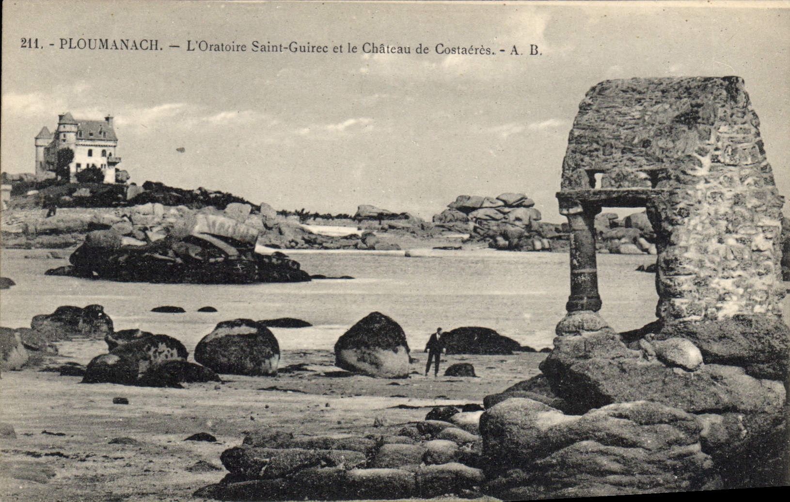 PLOUMANACH — L'Oratoire Saint-Guirec et le Château de Costaérès — A. B.
