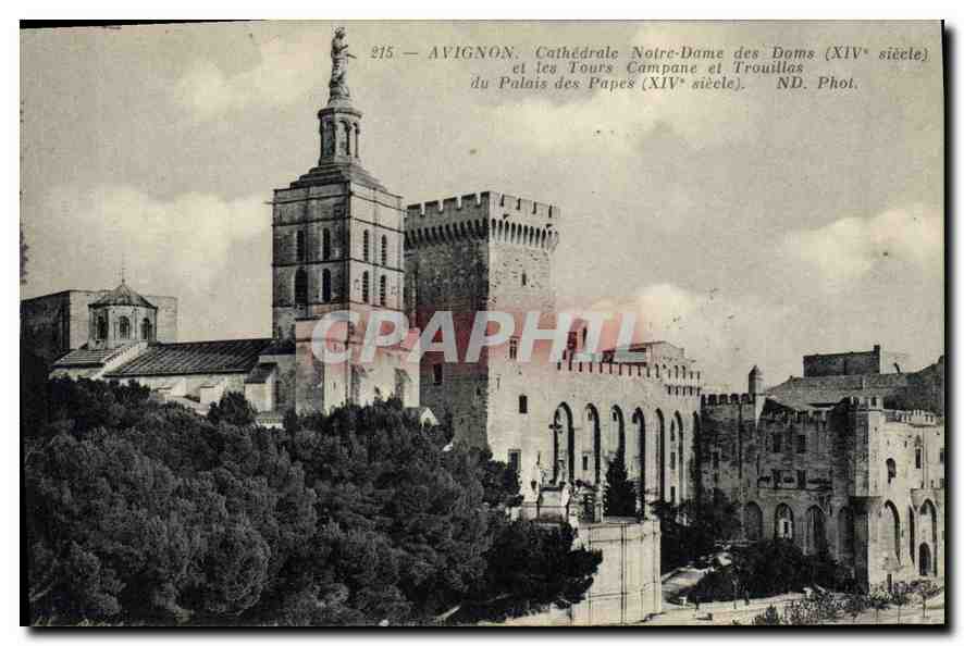 CPA Avignon Cathedrale Notre Dame des doms XIV siecle et les Tours Campane et Trouillas du palais de