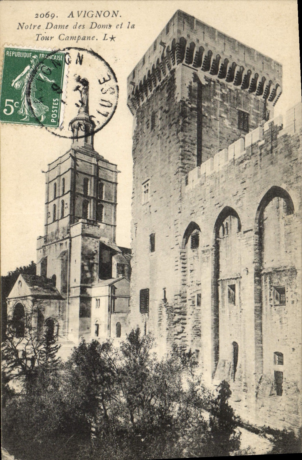 Avignon — Notre Dame des Doms et la Tour Campanée — L★
