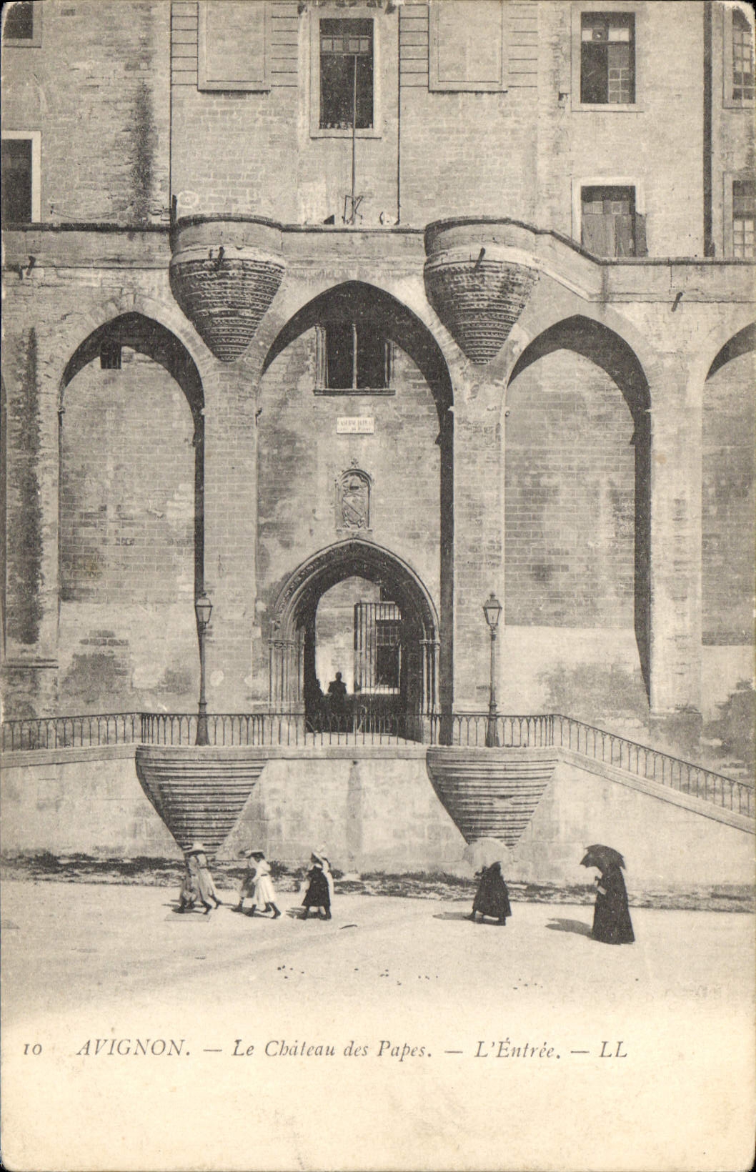 CPA Avignon Le Chateau des Papes L'Entree 