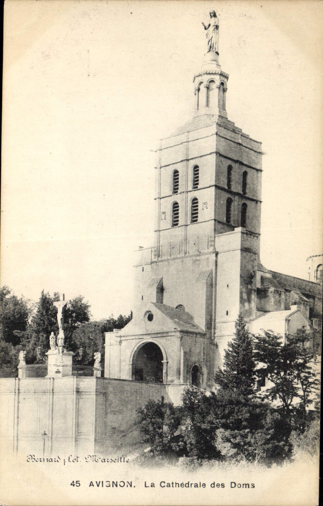 CPA Avignon La Cathedrale des Doms 