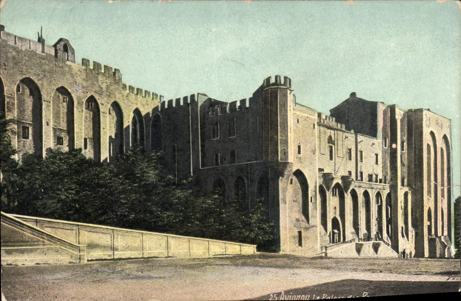 Avignon — Le Palais des Papes — éditeur Aqua-Photo, n°25