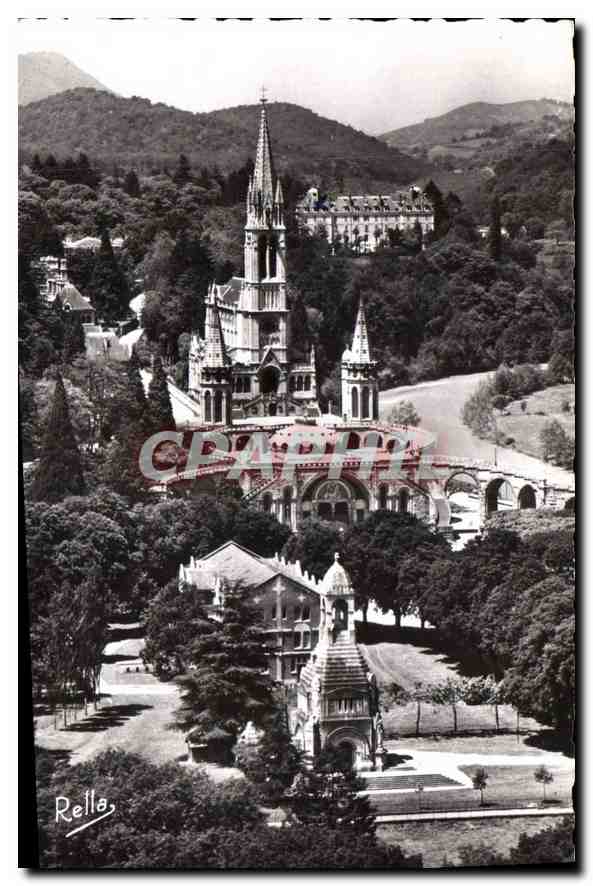 CPA Lourdes Hautes Pyrenees La Basilique vue du Chateau Fort 