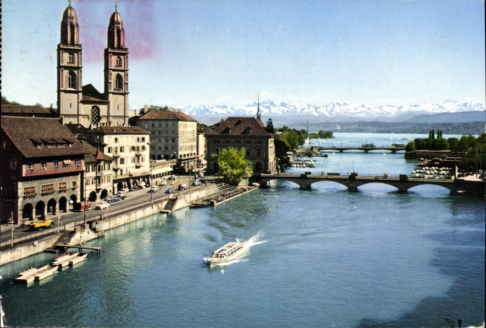 Zurich et les Alpes — Zunfthäuser und Grossmünster an der Limmat — Verlag Beringer & Pampalüchi