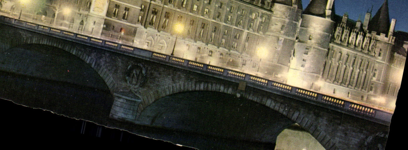 Paris la Nuit — La Conciergerie et la Flèche de la Sainte-Chapelle — Éditions TIVA