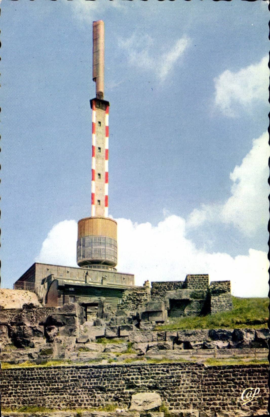 CPM Le Sommet du Puy de dome Ruines du Temple de Mercure et Tour de la RTF J B Mathon et Trouilhot a