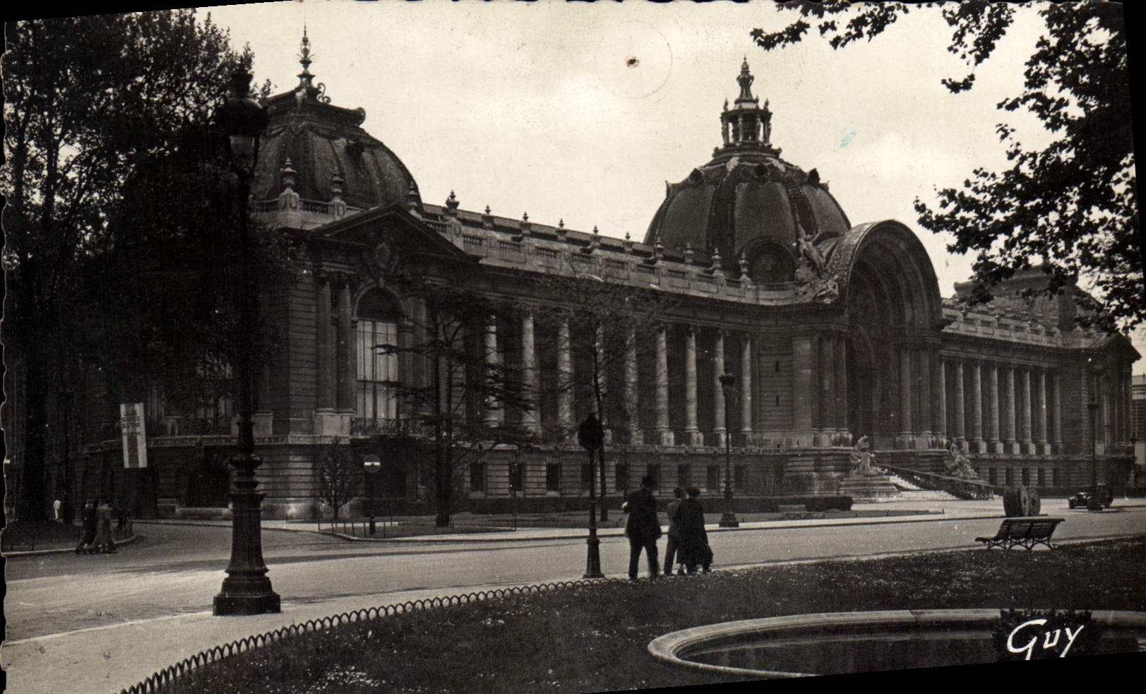 CPM Paris et ses Merveilles le petit Palais 