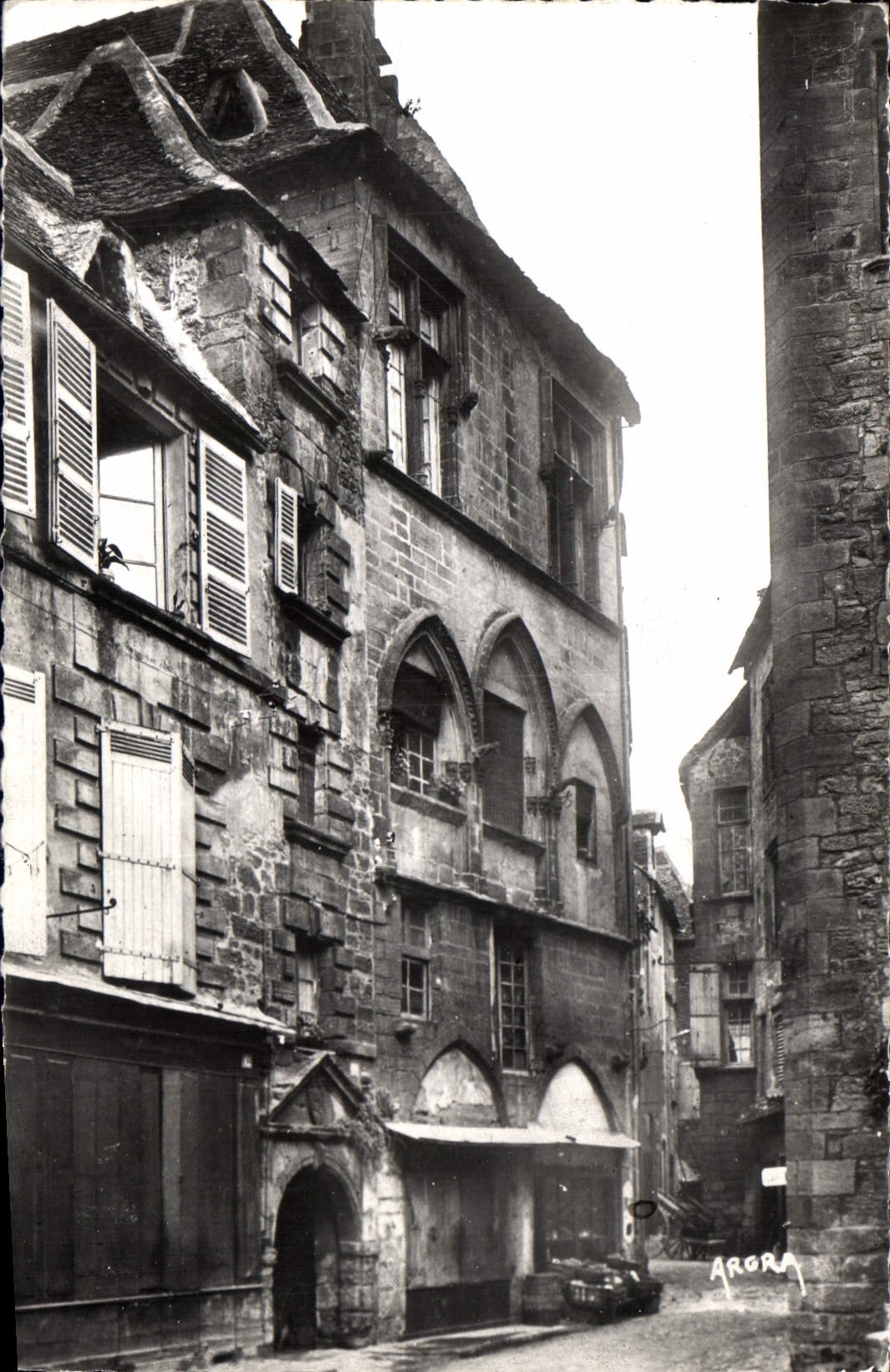 Sarlat (Dordogne) — Hôtel Plamon (XVe siècle) — ARGRA