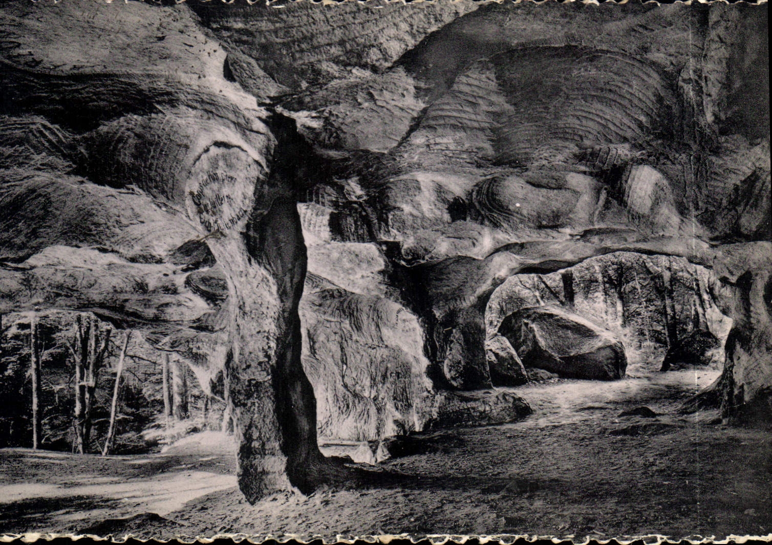 CPM Petite Suisse Luxembourgeoise Hohllay Promenade B