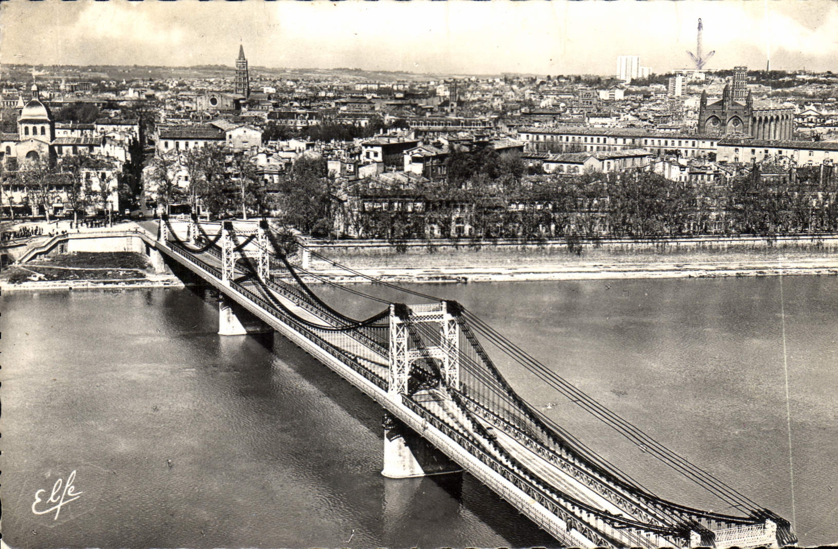 Toulouse — Vue panoramique sur le centre de la ville — Éditeur : Ph. Ocean - Toulouse