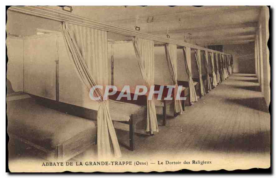 CPA Abbaye de la Grande Trappe Orne Le Dorttoir des Religieux 