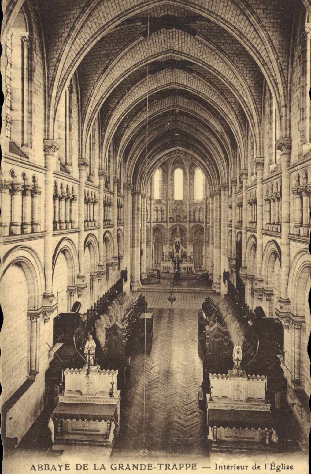 Abbaye de la Grande-Trappe — Intérieur de l'Église
