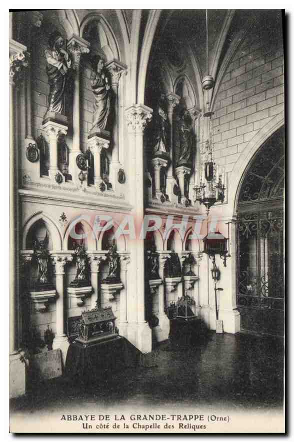 CPA Abbaye de La Grande Trappe Orne Un coin de la Chapelle des Reliques 
