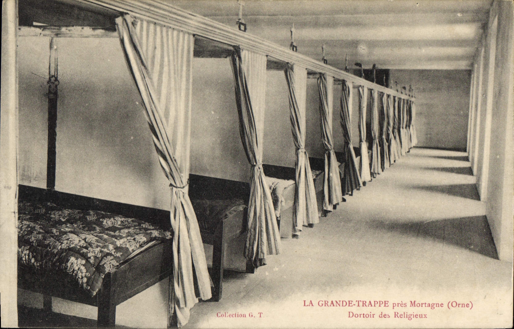 Klosterdormitorium — La Grande-Trappe bei Mortagne (Orne) — Sammlung G. T.