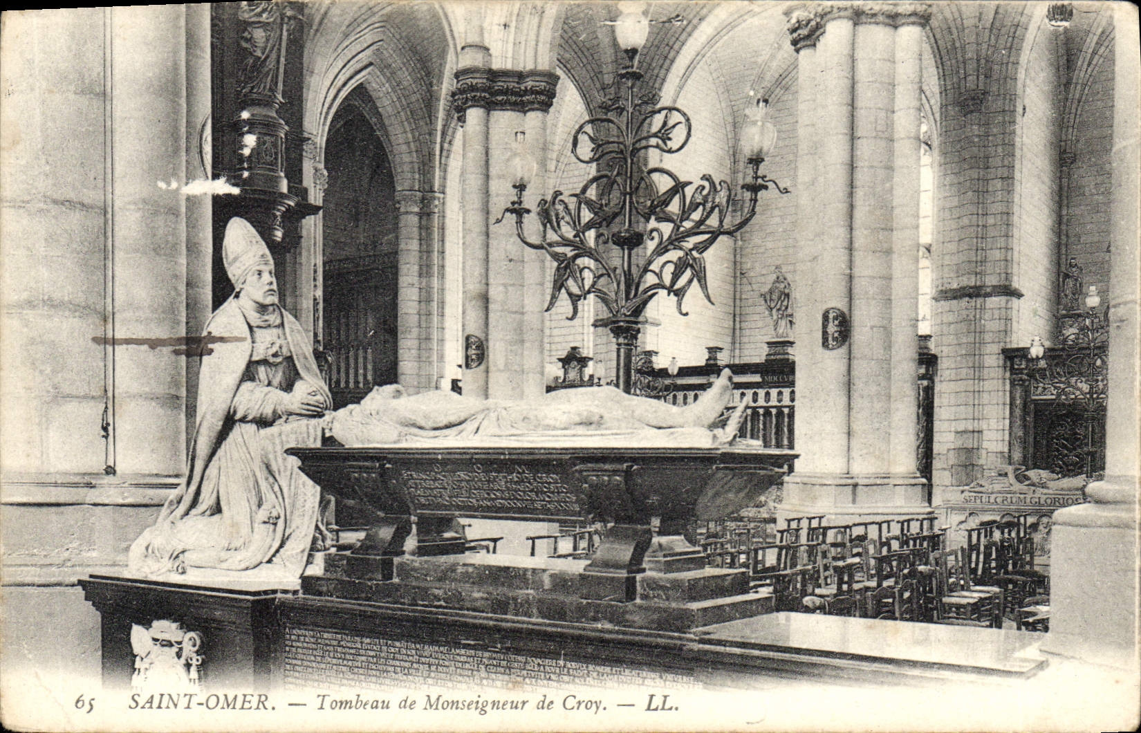 CPA Saint Omer Tombeau de Monseigneur de Croy 
