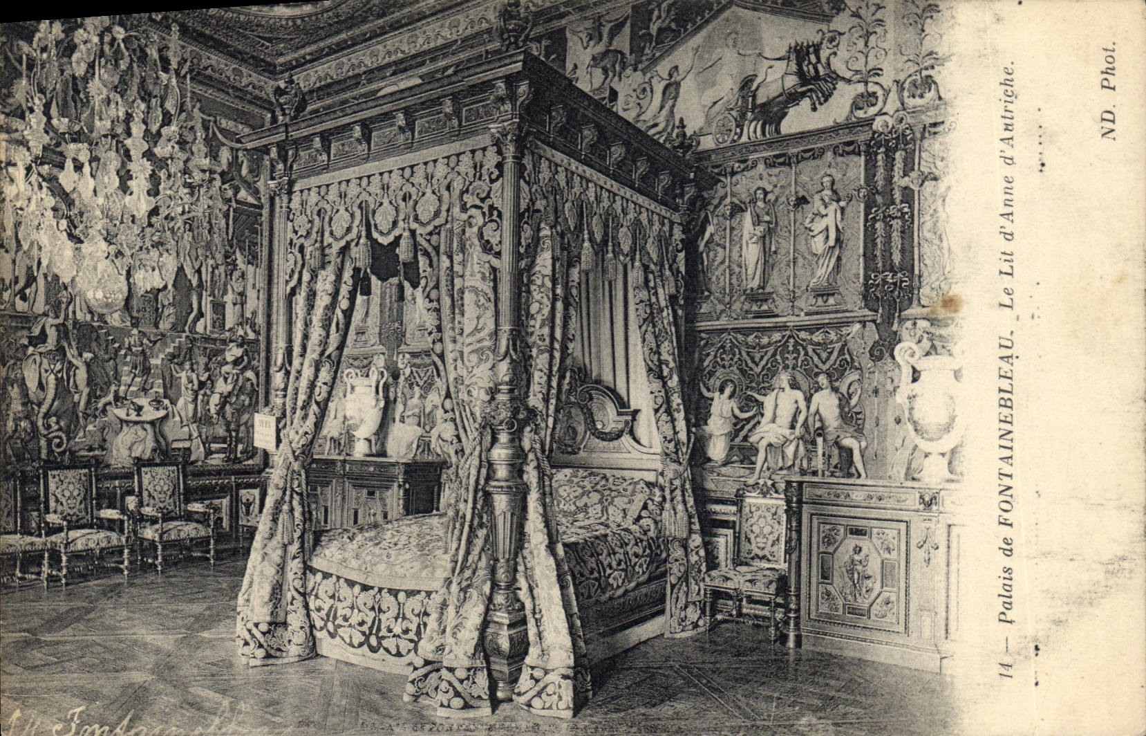 La cama de Ana de Austria — Palacio de Fontainebleau — ND. Phot.