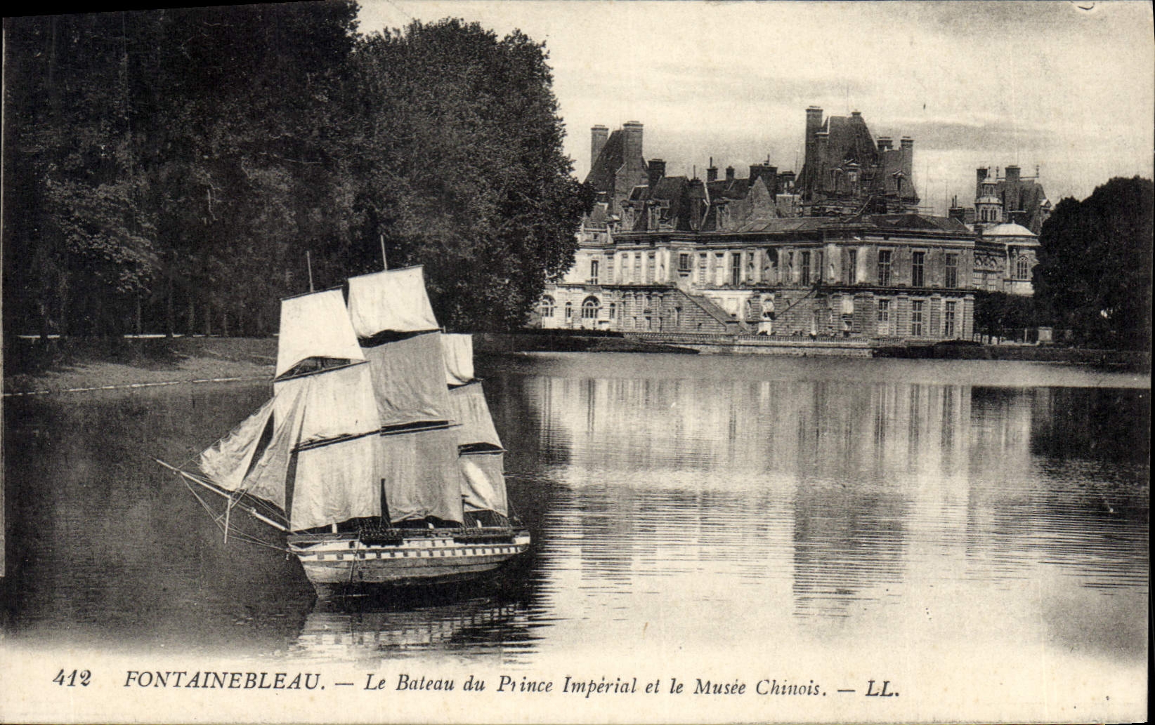 Fontainebleau — El Batiscafo del Emperador y el Museo Chino — LL. n° 412
