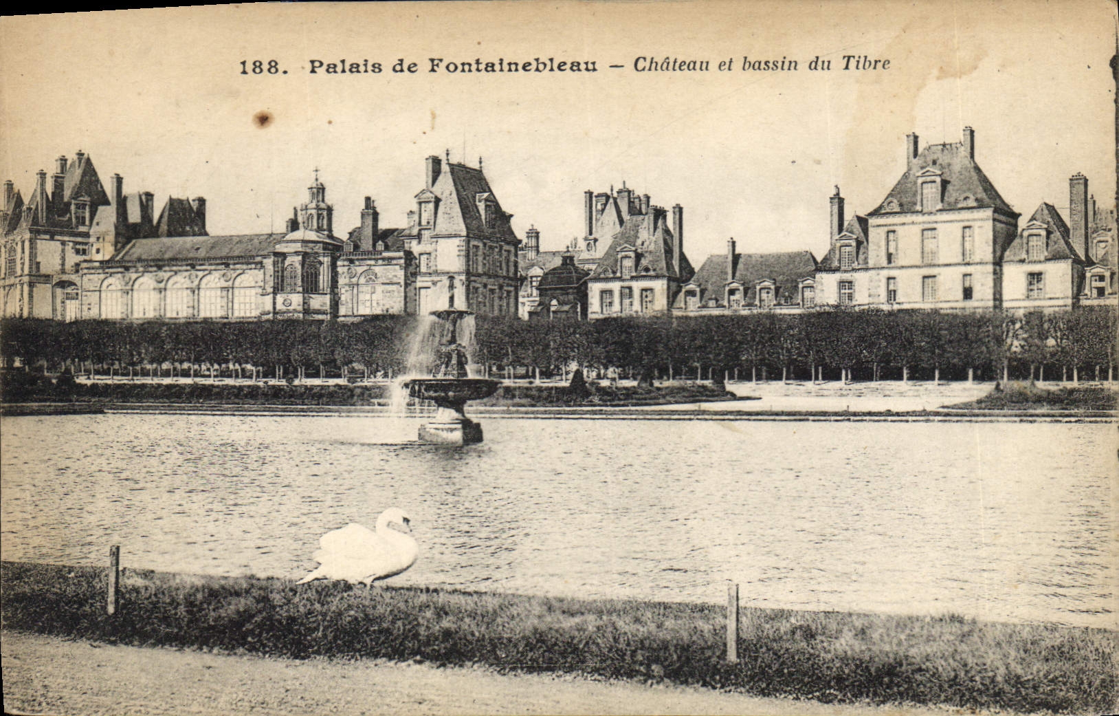 Palais de Fontainebleau — Château et bassin du Tibre — éditeur anonyme, n° 188
