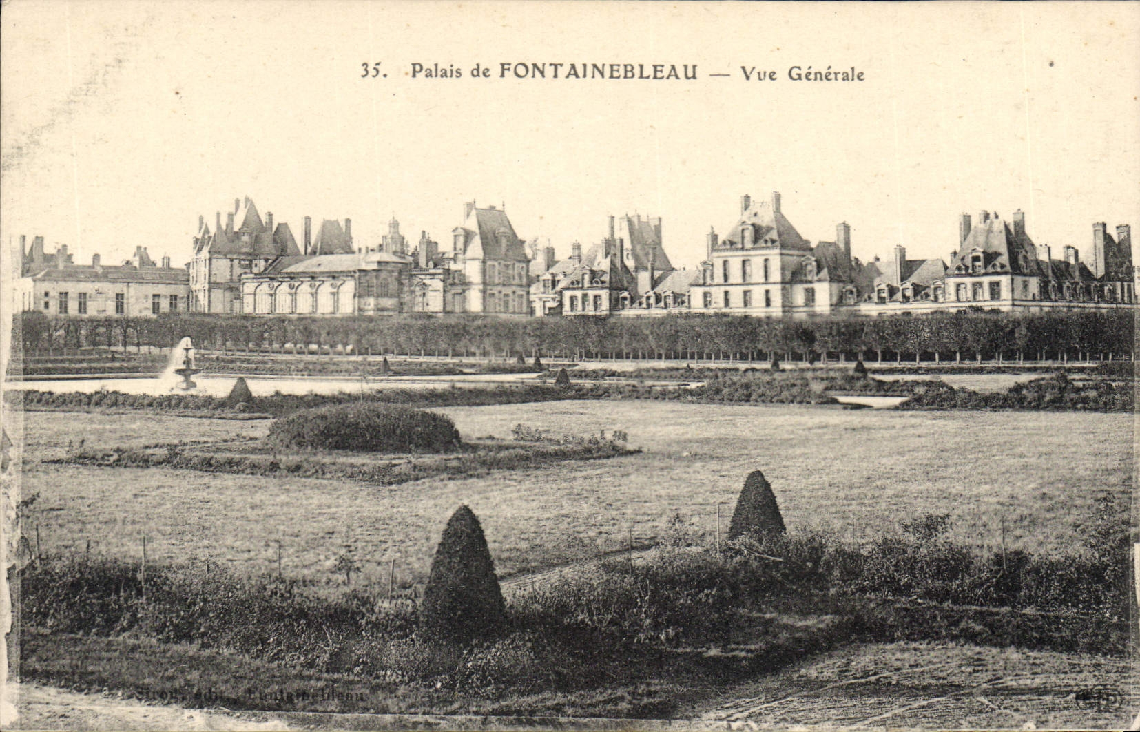 Schloss FONTAINEBLEAU — Allgemeiner Blick — Verlag: Centaure (Nr. 35)