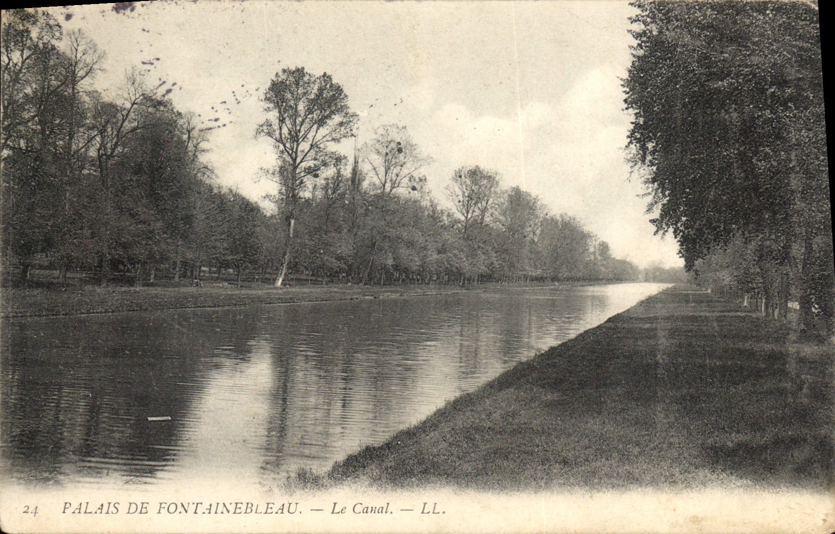 Palazzo di Fontainebleau — Il Canale — LL.