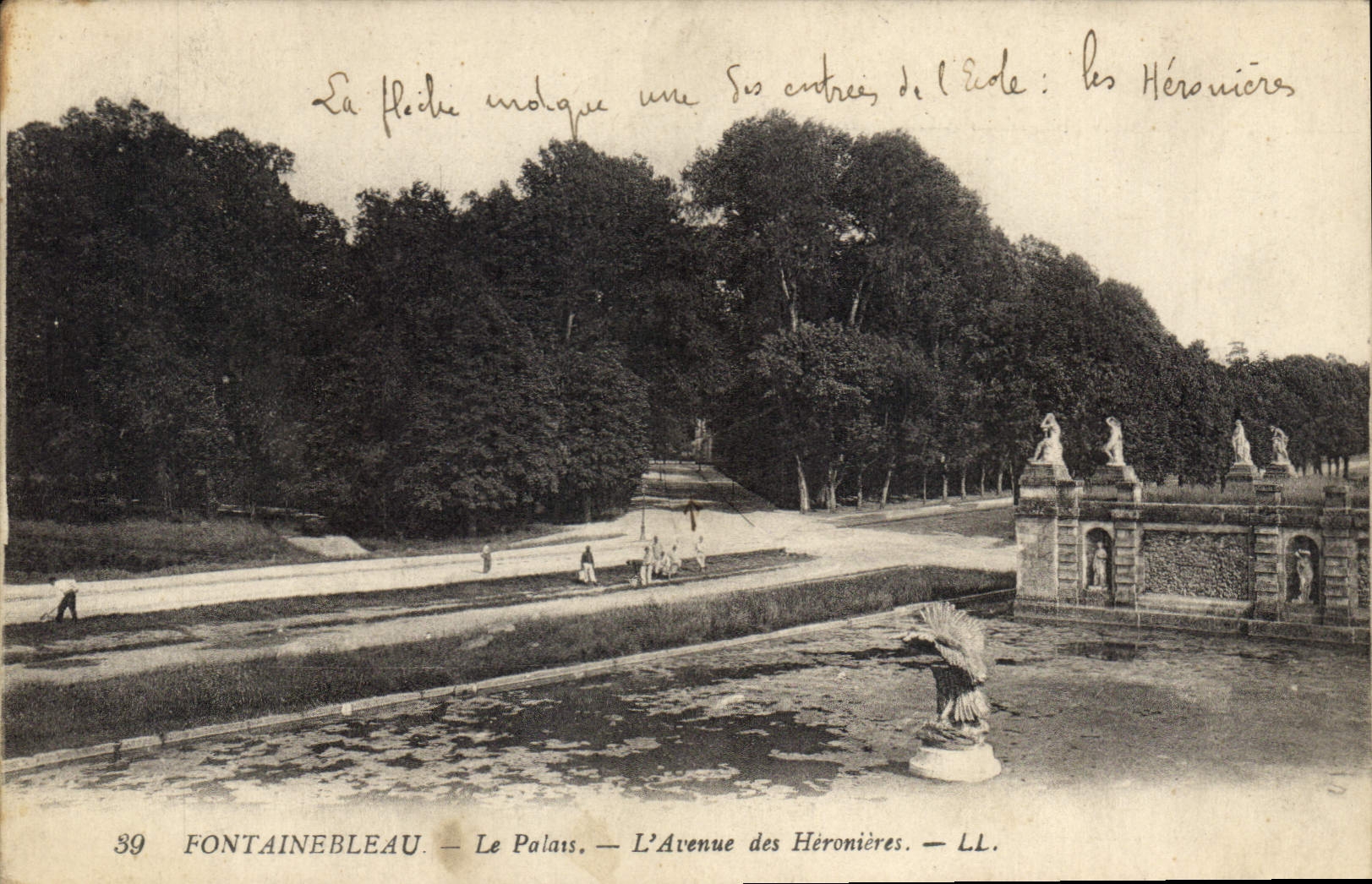 Fontainebleau — Das Schloss — Die Avenue des Héronnières — LL. — N° 39