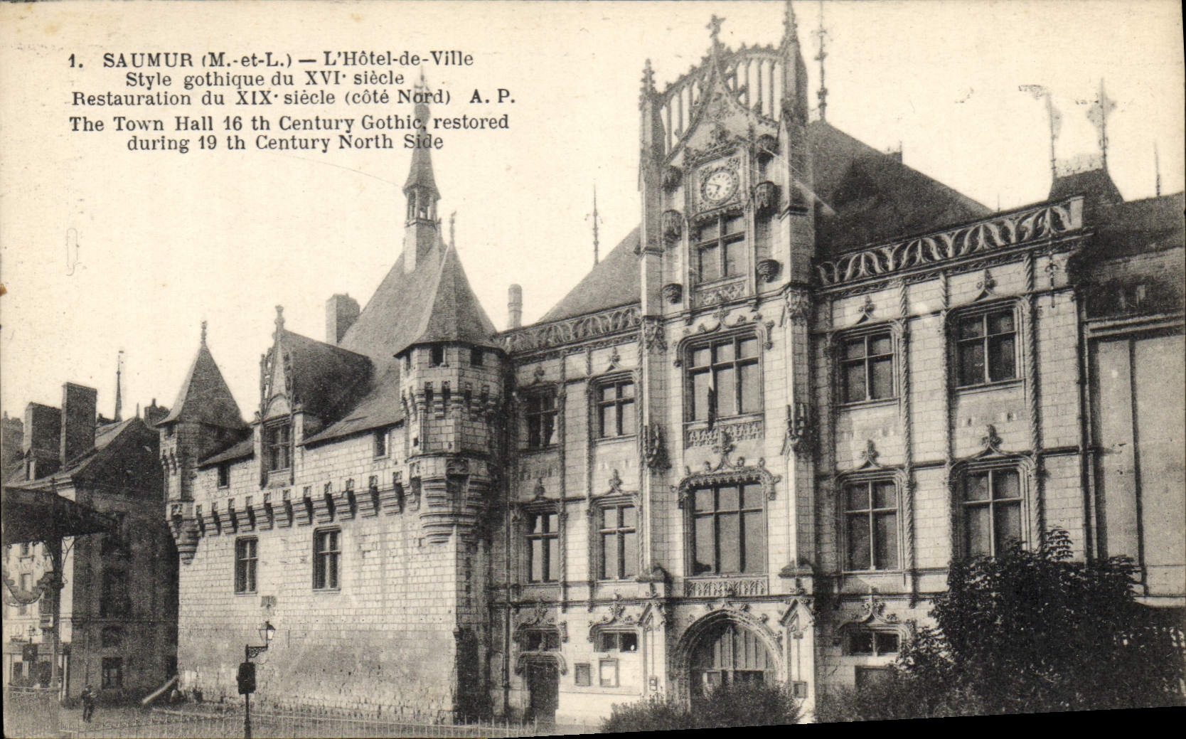 CPA Saumer M et L L'Hotel de Ville 