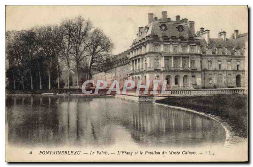CPA Fontainebleau Le Palais l'Etang et le Pavillon du Musee Chinois 