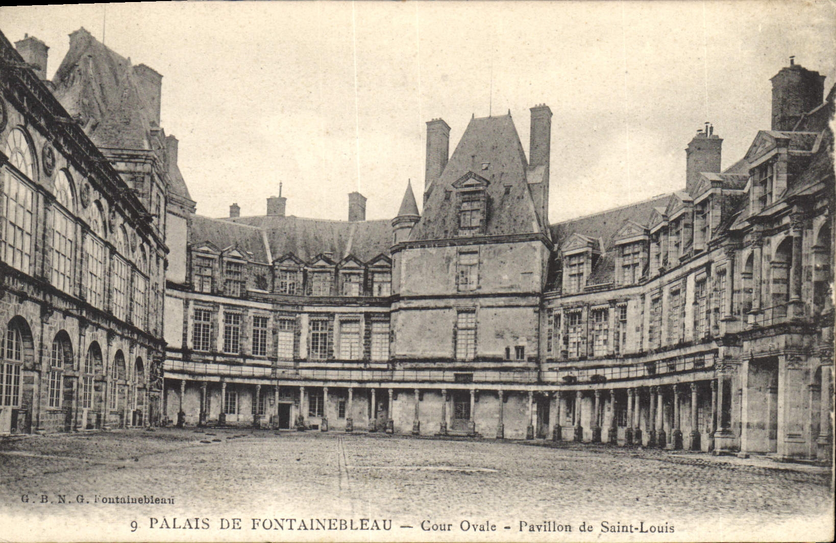 Schloss Fontainebleau — Ovaler Hof — Pavillon Saint-Louis — G.B.N.G. Fontainebleau