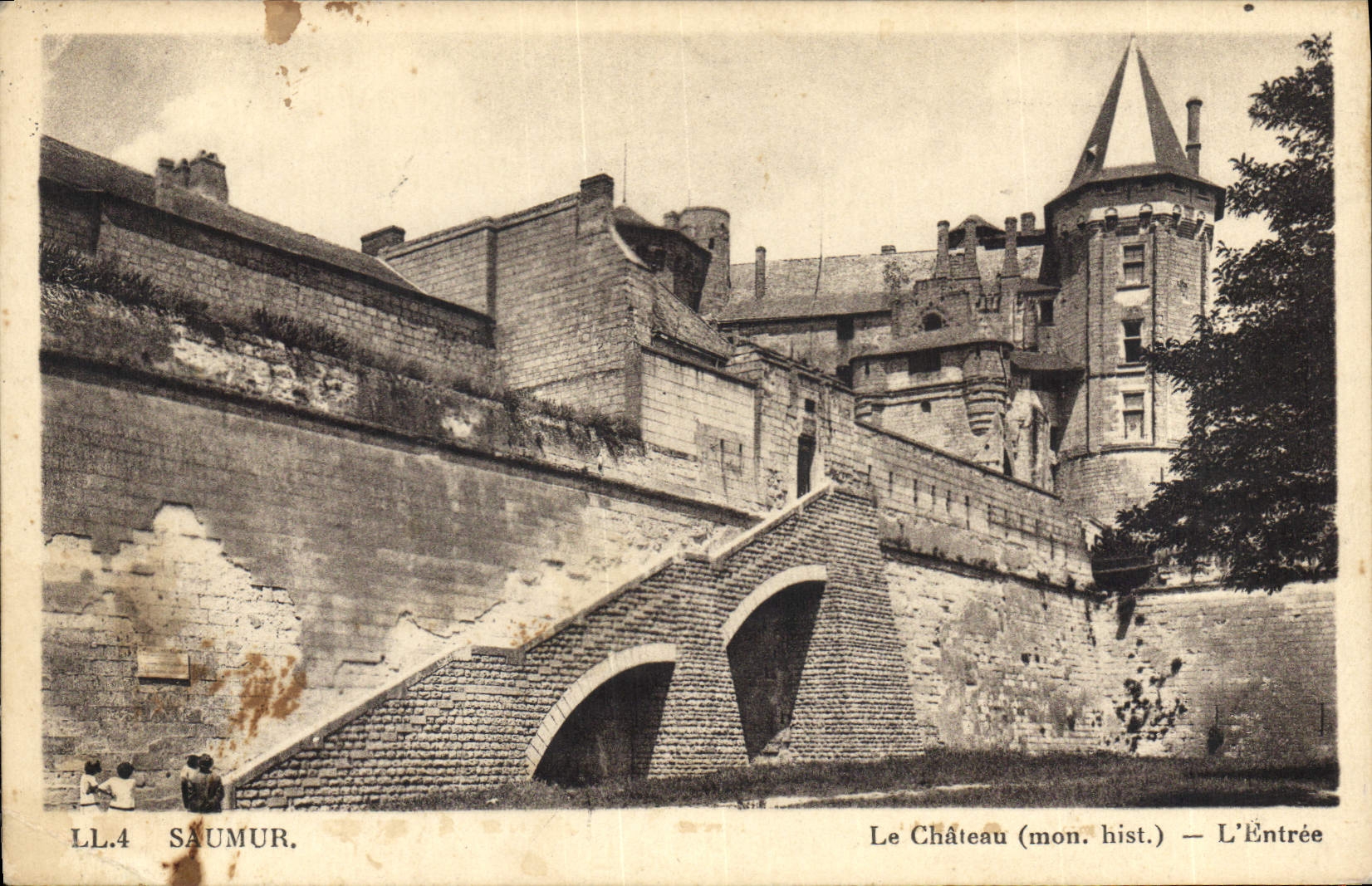 CPA Saumur Le Chateau mon hist L'Entree 