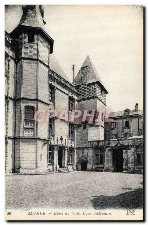 CPA Saumur Hotel de Ville Cour interieure 