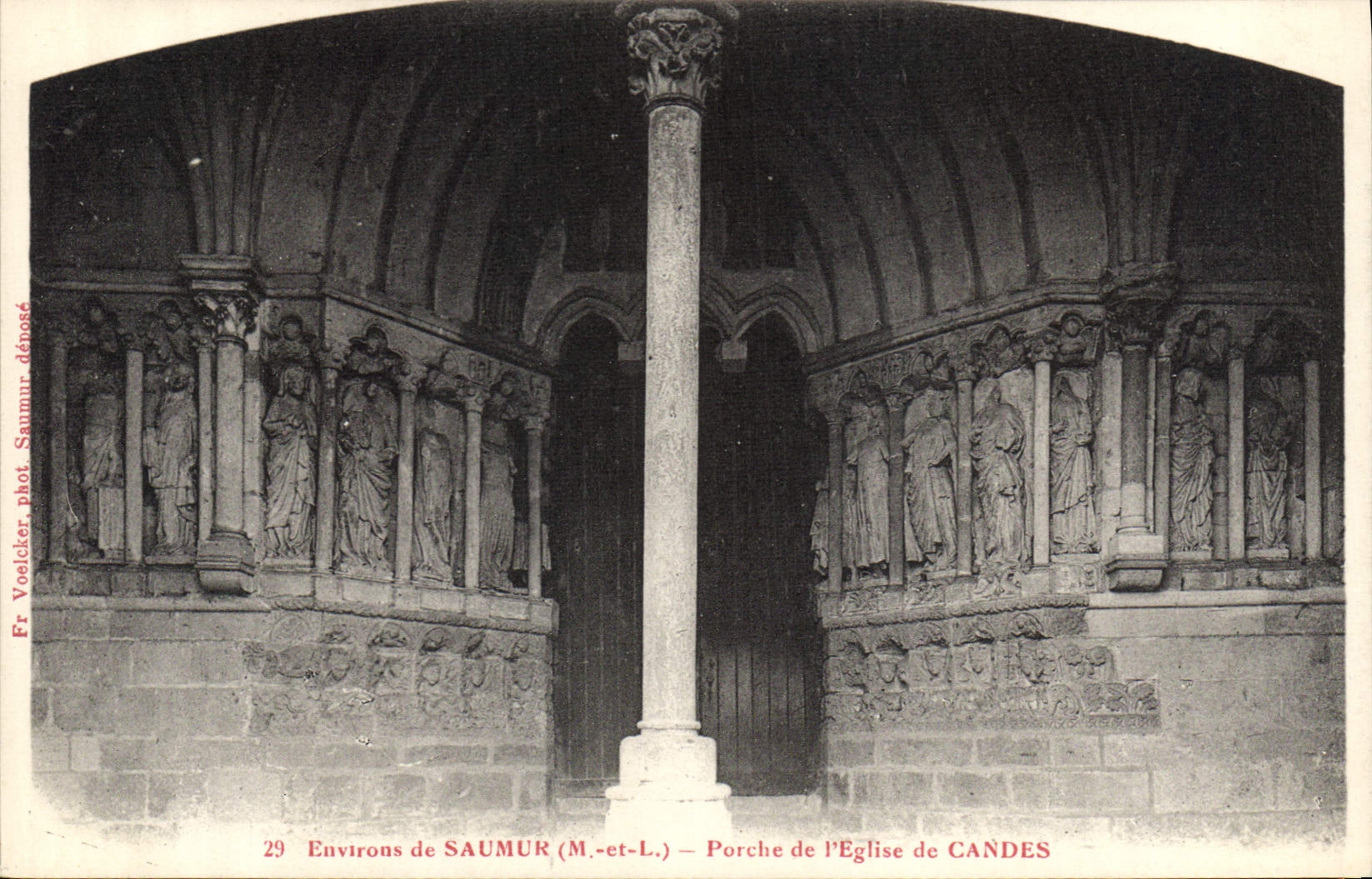 CPA Environs de Saumur Maine et Loire Porche de l'Eglise de Candes 