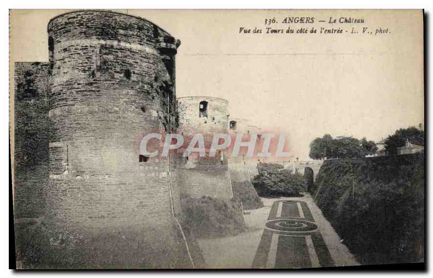 CPA Angers Le Chateau Vue des Tours du Cote de l'Entree 