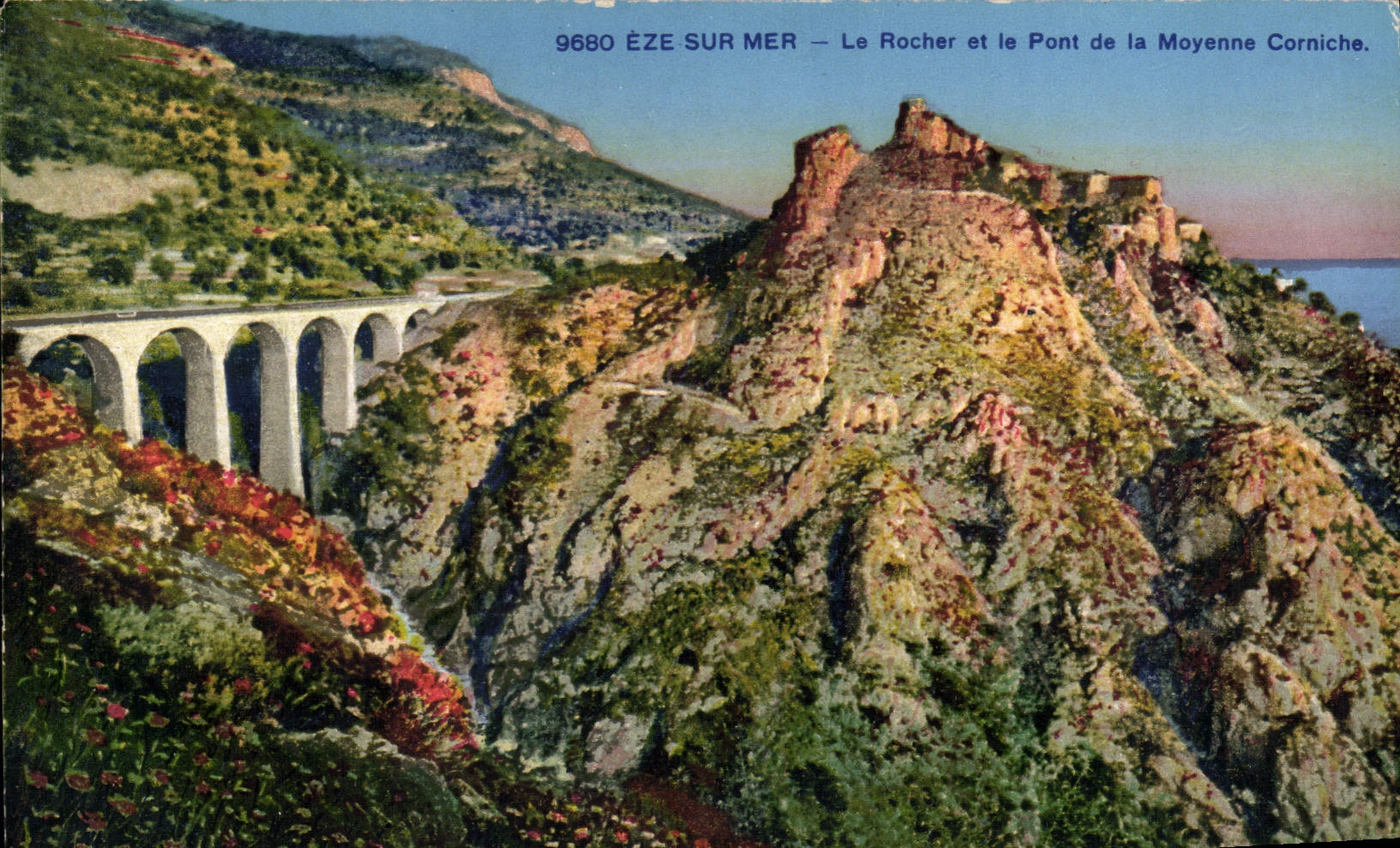 CPA Eze sur Mer Le Rocher et le Pont de la Moyenne Corniche 