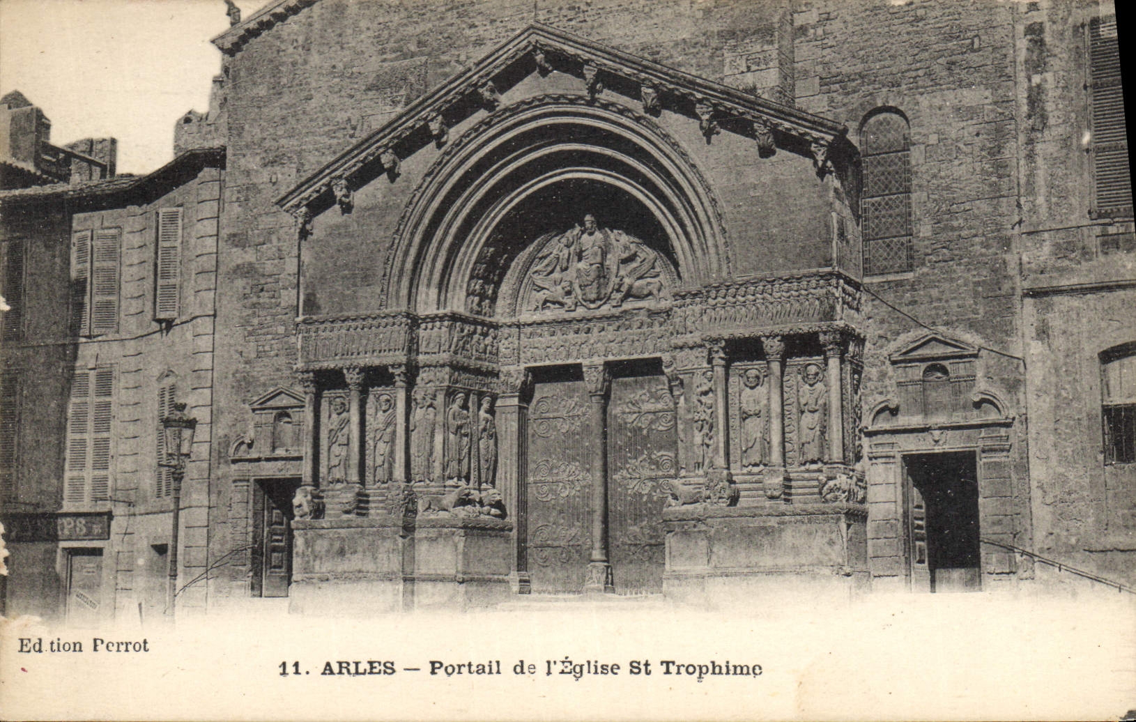 CPA Arles Portail de l'Eglise St Trophime 