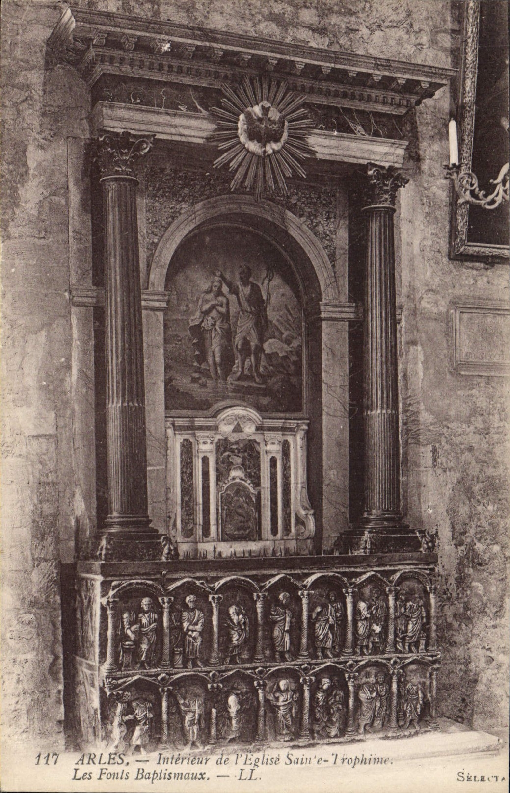 Arles — Intérieur de l'Église Saint-Trophime — Les Fonts Baptismaux — SÉLECTA, n° 117