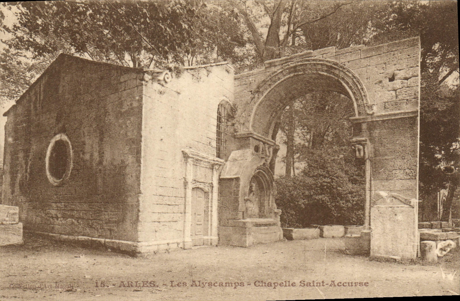 Arles - Les Alyscamps - Chapelle Saint-Accurse — Collection A. et M. Marchi, n°16