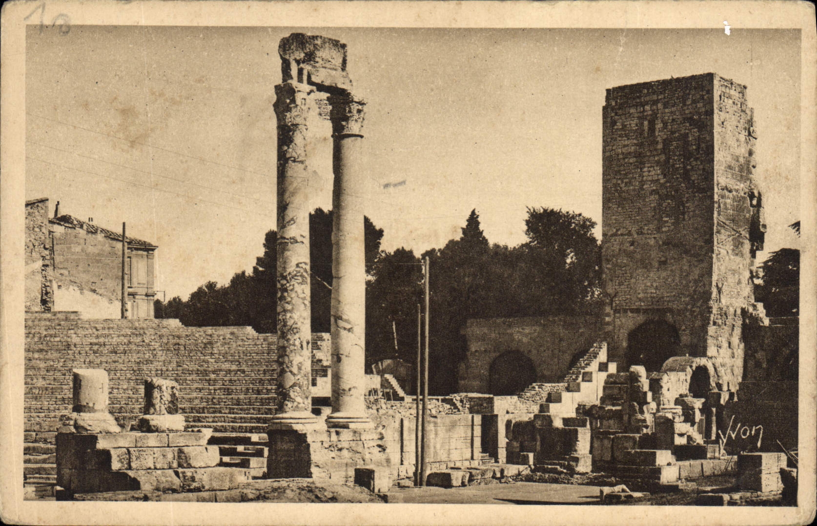 Arles — Le Théâtre Antique — Éditions d'Art YVON, Paris