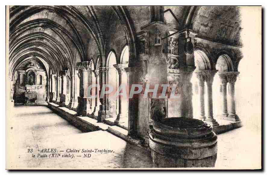CPA Arles Cloitre Saint Trophime 