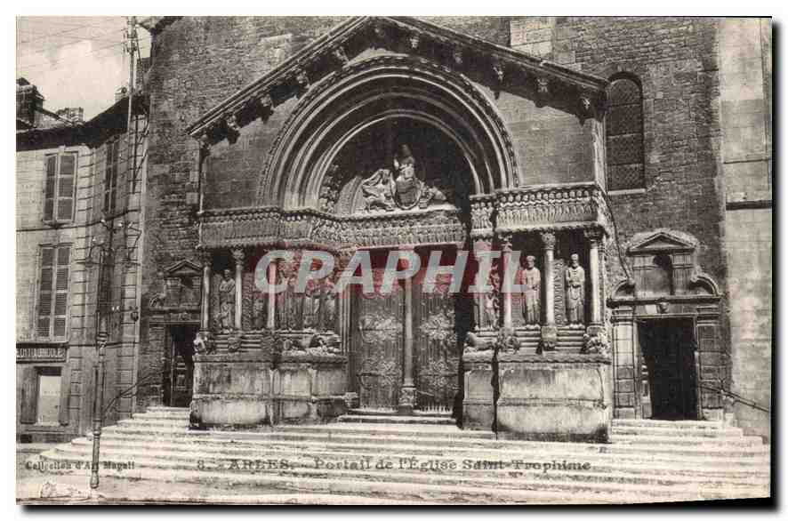 CPA Arles Portail de l'Eglise Saint Trophime 