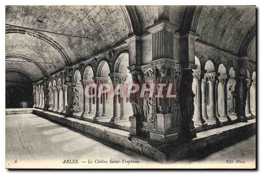 Arles — Le Cloître Saint-Trophime — ND. Phot.