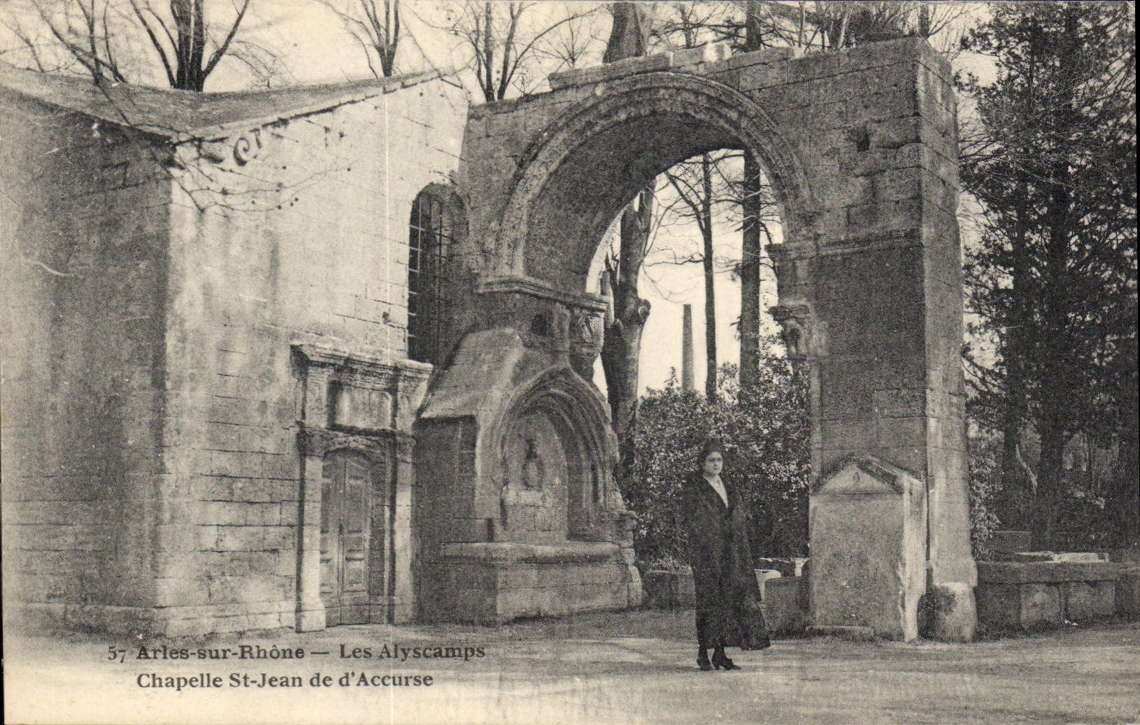 Les Alyscamps — Chapelle Saint-Jean d'Accurse — Arles-sur-Rhône