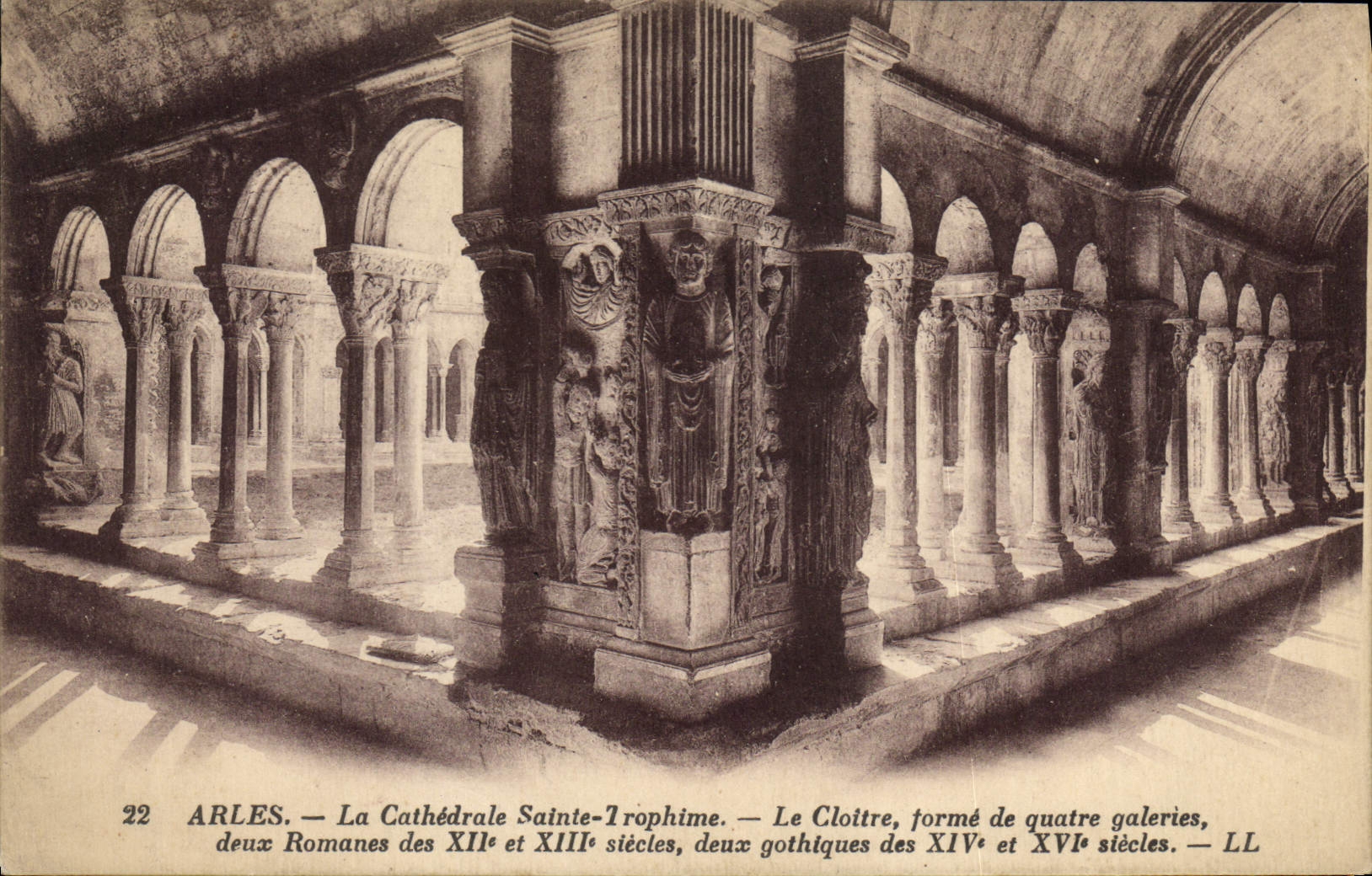 Arles — La Cathédrale Sainte-Trophime — Le Cloître — LL