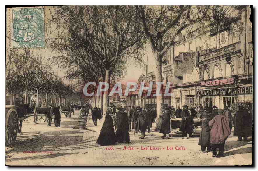 CPA Arles Les Lices Les Cafes 