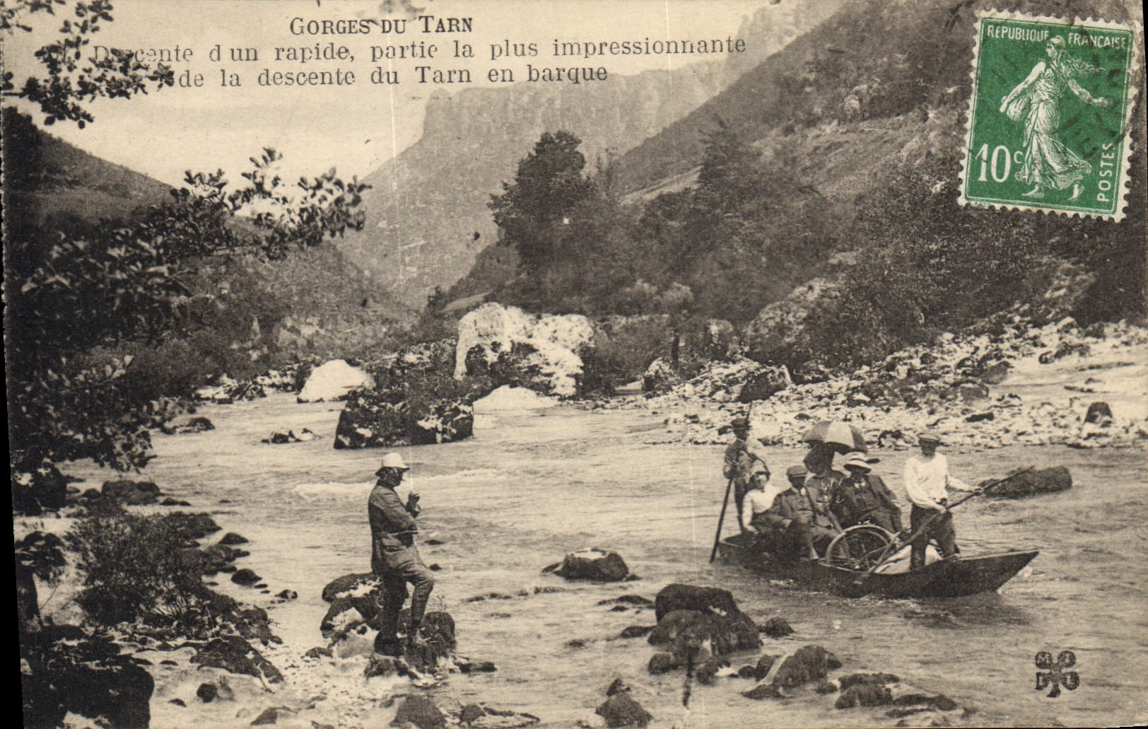Gorges du Tarn — Descente d'un rapide, partie la plus impressionnante de la descente du Tarn en barque — Éditeur D.G. (D.G. 44)