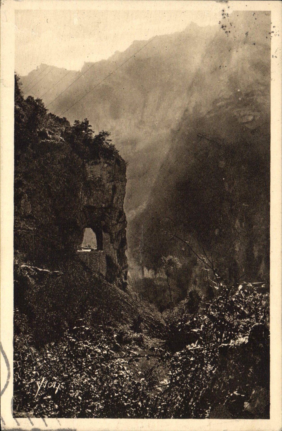 CPA Gorges du Tarn Route creusee dans le rue a la hauteur Detroits Lozere 