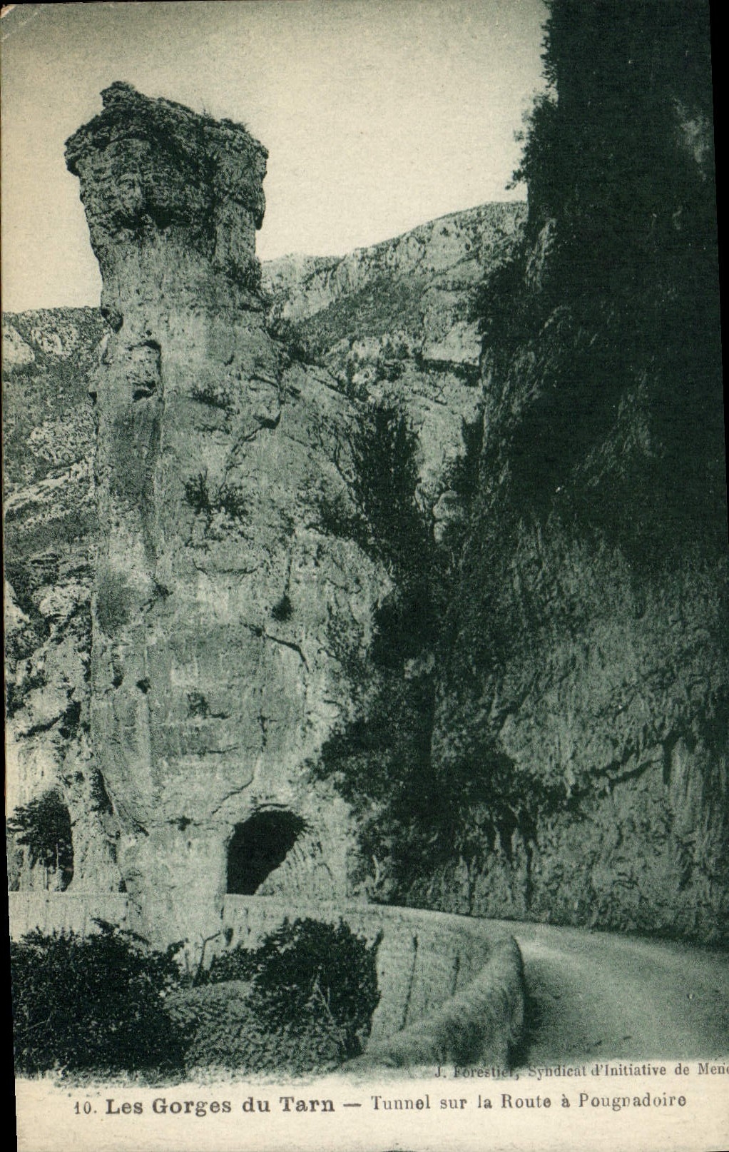 Les Gorges du Tarn — Tunnel sur la Route à Pougnadoire — J. Forestier, Syndicat d'Initiative de Mende