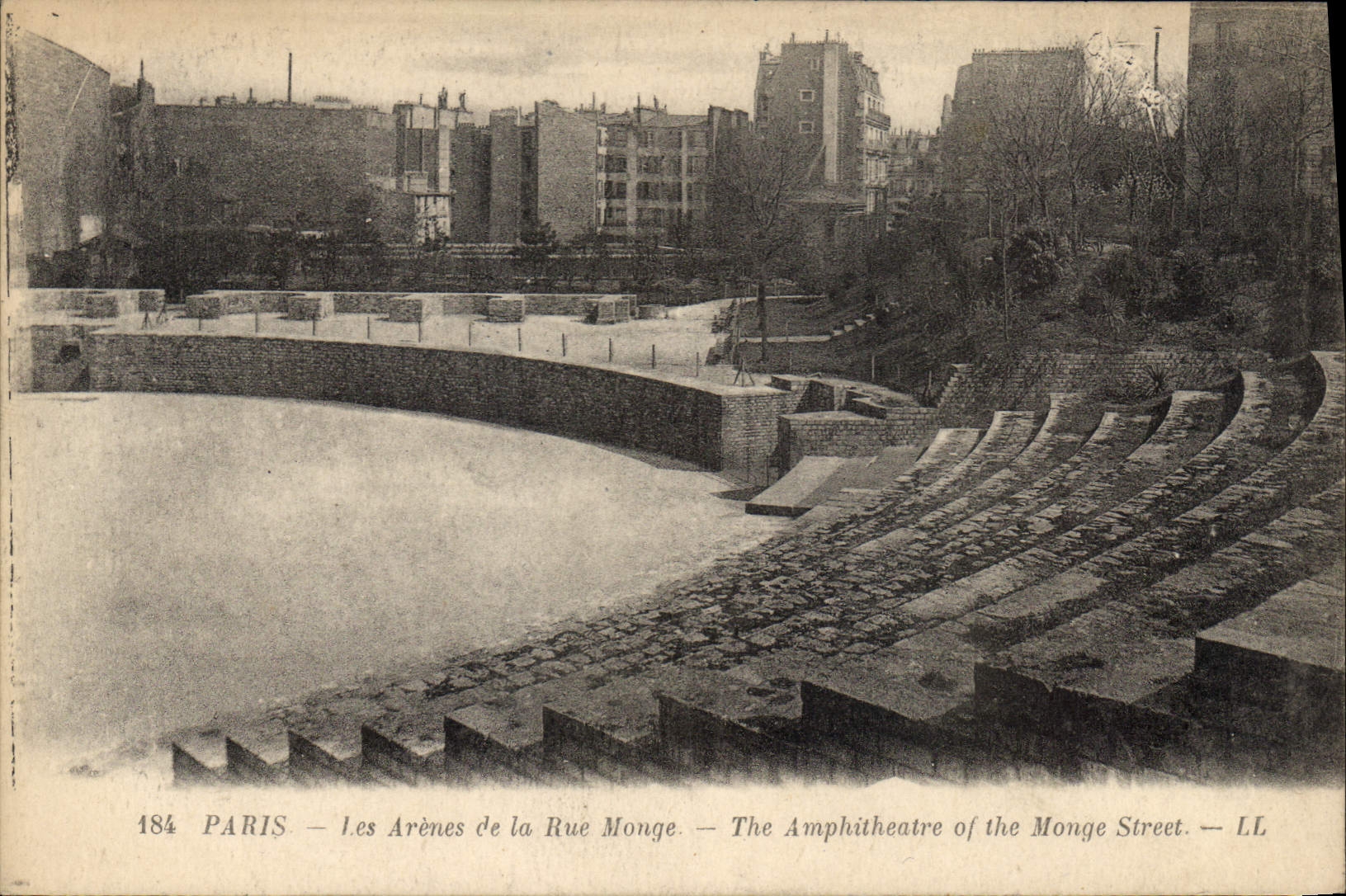 CPA Paris Les Arenes de la Rue Monge 