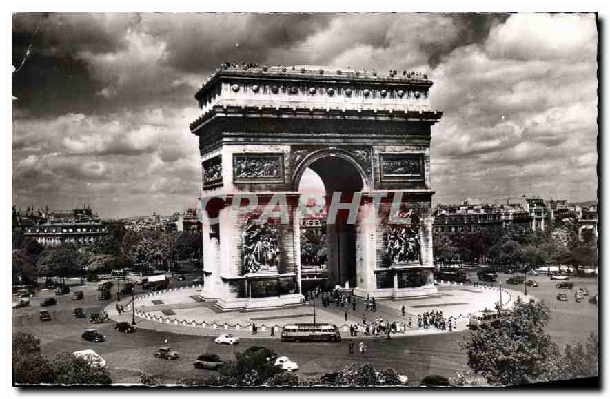 CPA Paris La Place de l'Etoile et l'Arc de Triomphe 