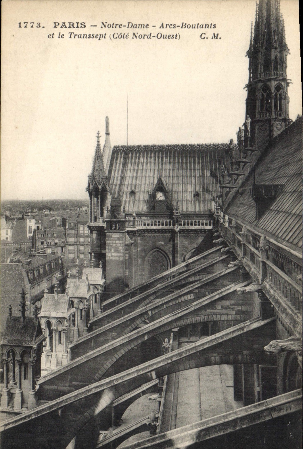 CPA Paris Notre Dame Arcs Boutants et le Transeppt Cote Nort Ouest 